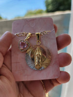 Virgencita con corazon rosa