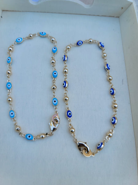 Oval blue eye bracelet